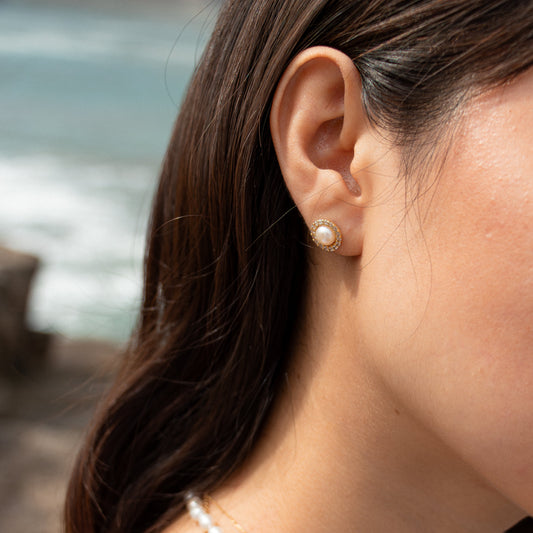 Aretes perla circular con cristales